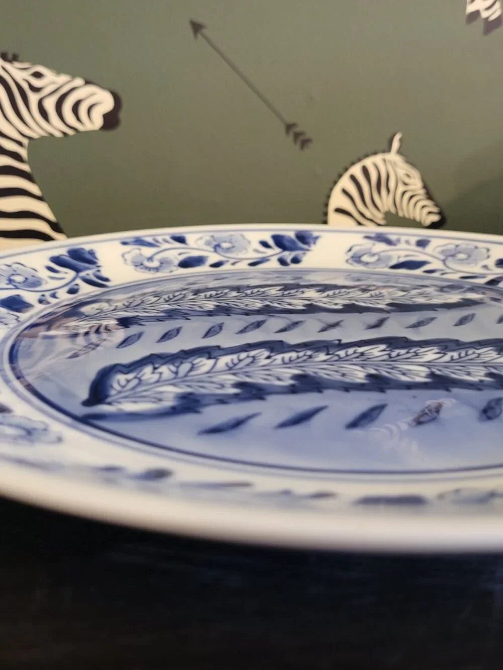 Centrum Blue & White Dinner Plate hand-painted flowers 10